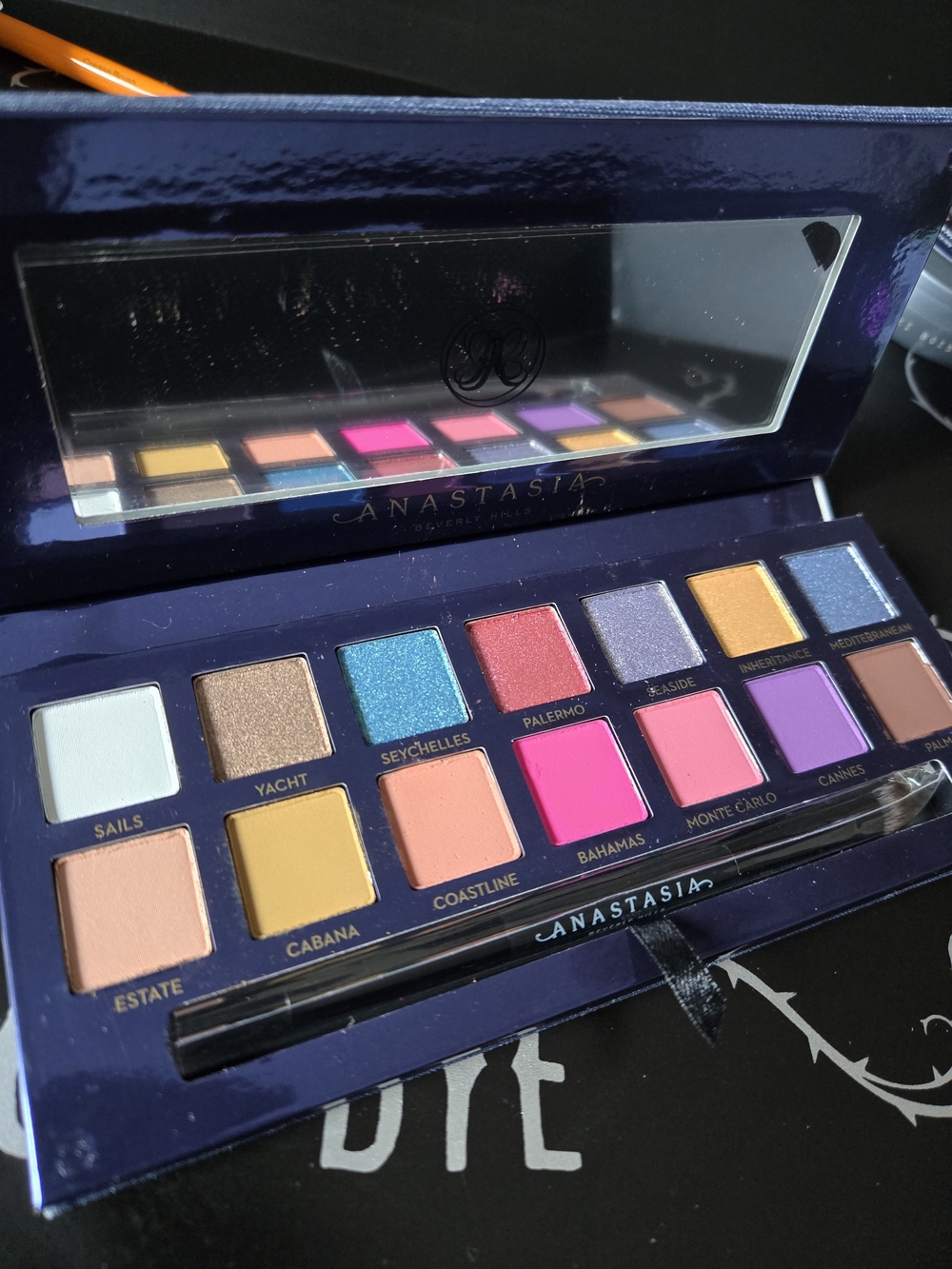 Anastasia Beverly Hills Vibrant Eyeshadow Palette - Multi-Color